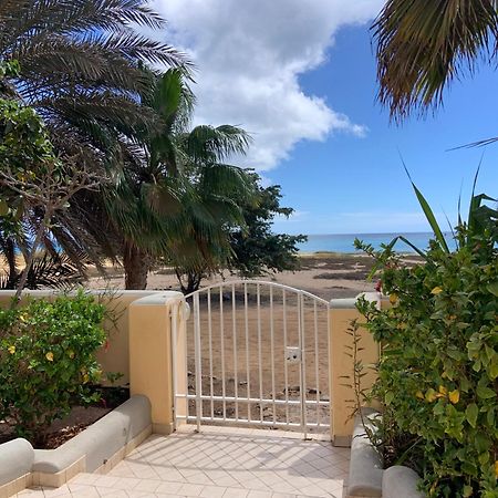 Lovely Beach Front Apartment In Santa Maria Exterior foto