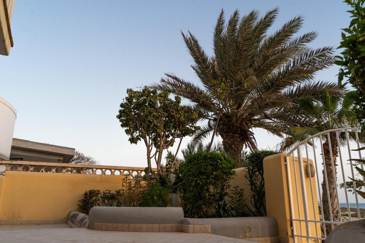 Lovely Beach Front Apartment In Santa Maria Exterior foto